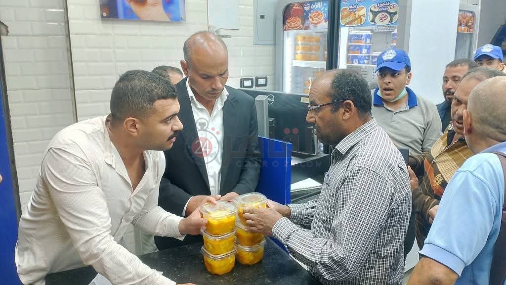 غلق محالات بـ اللبن في المنيا