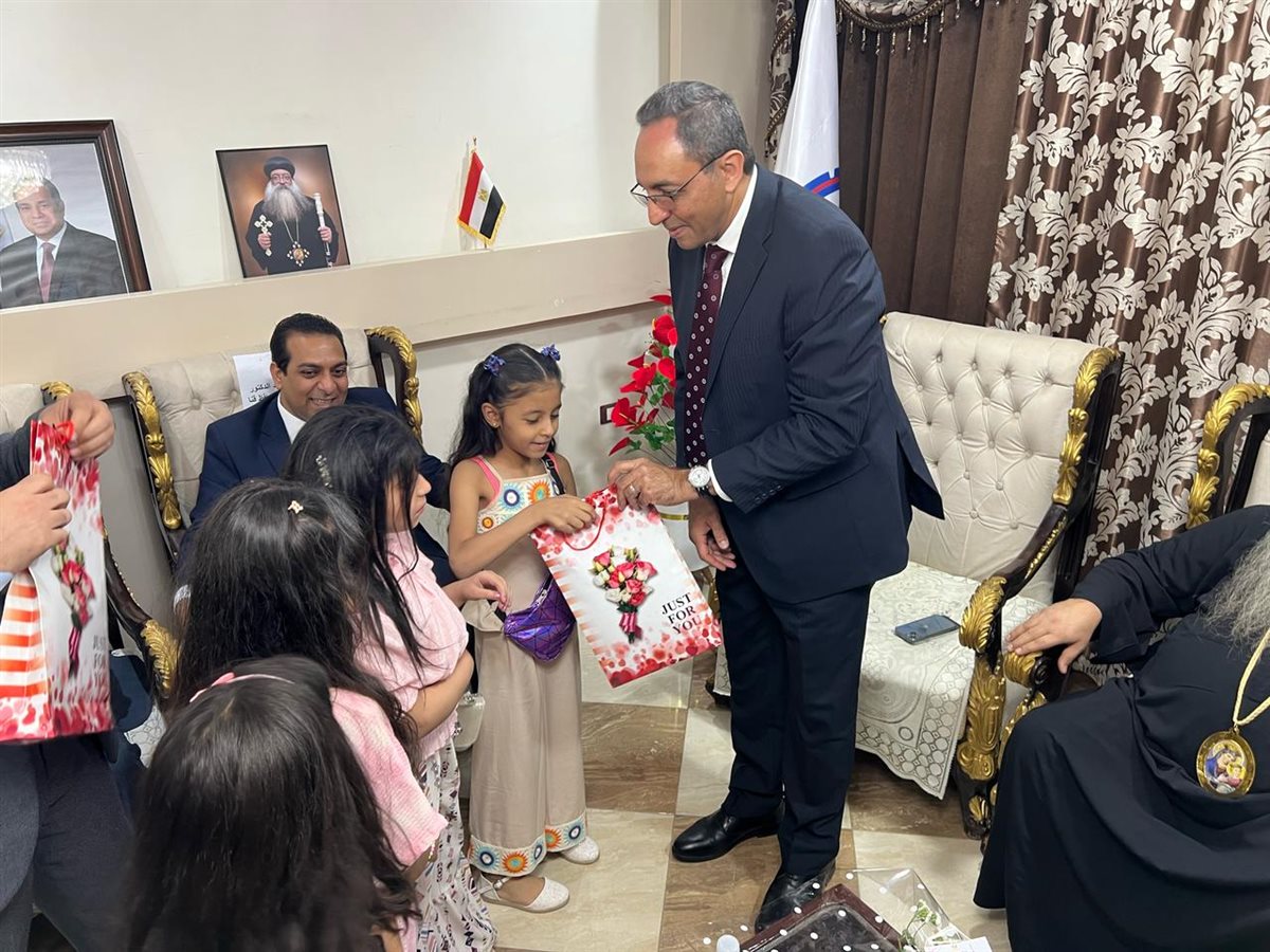 محافظ قنا يهنئ الأقباط بعيد القيامة&nbsp;