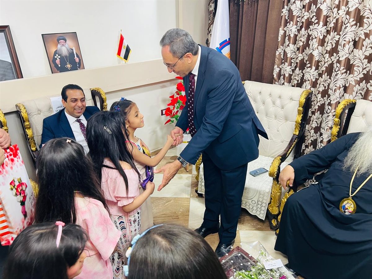 محافظ قنا يهنئ الأقباط بعيد القيامة&nbsp;
