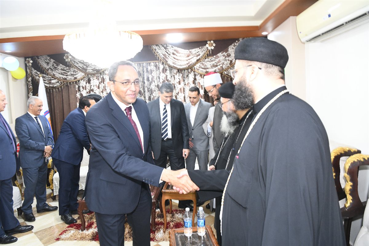 محافظ قنا يهنئ الأقباط بعيد القيامة&nbsp;