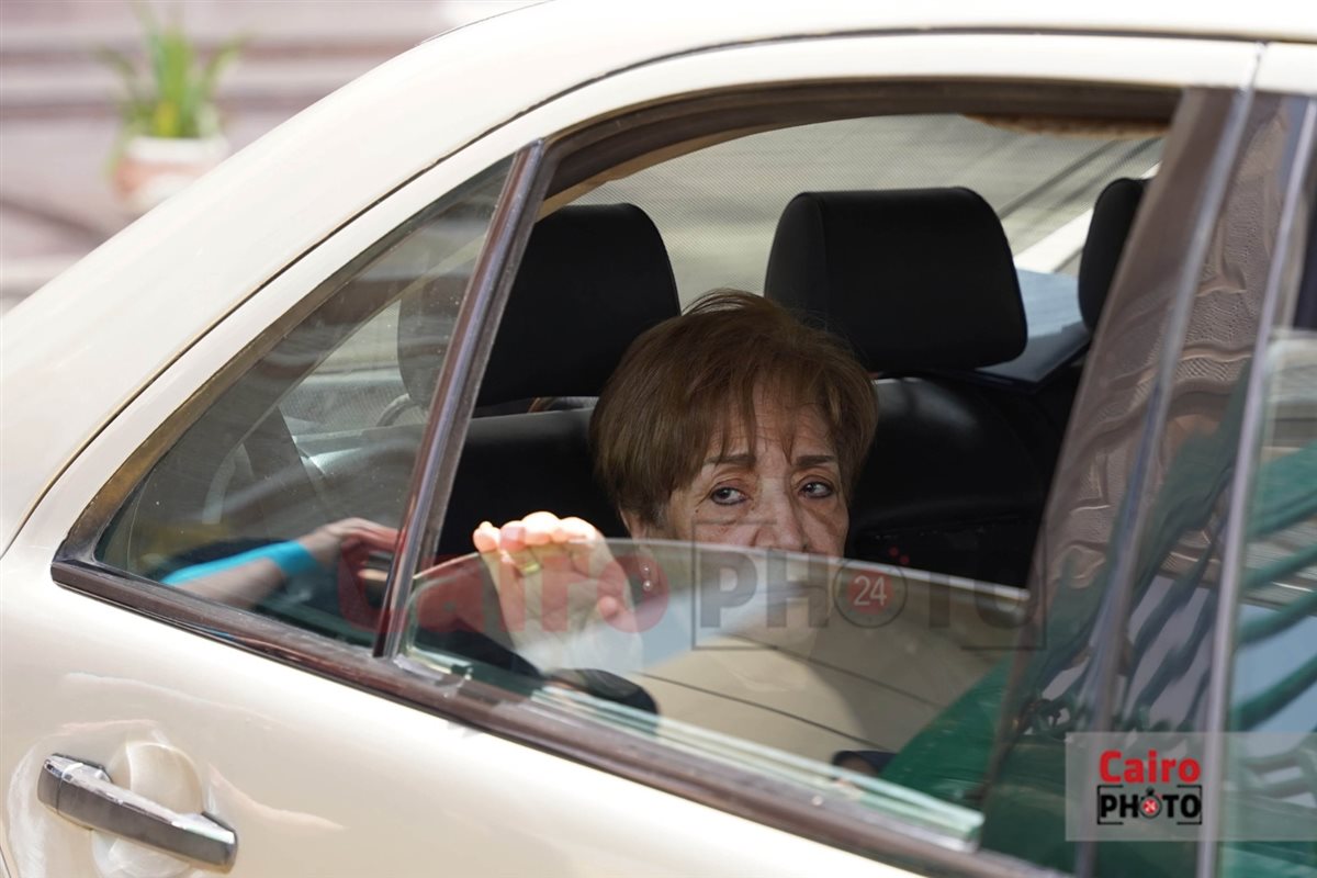 لقطات من جنازة الدكتور نبيل سالم زوج الإعلامية سناء منصور