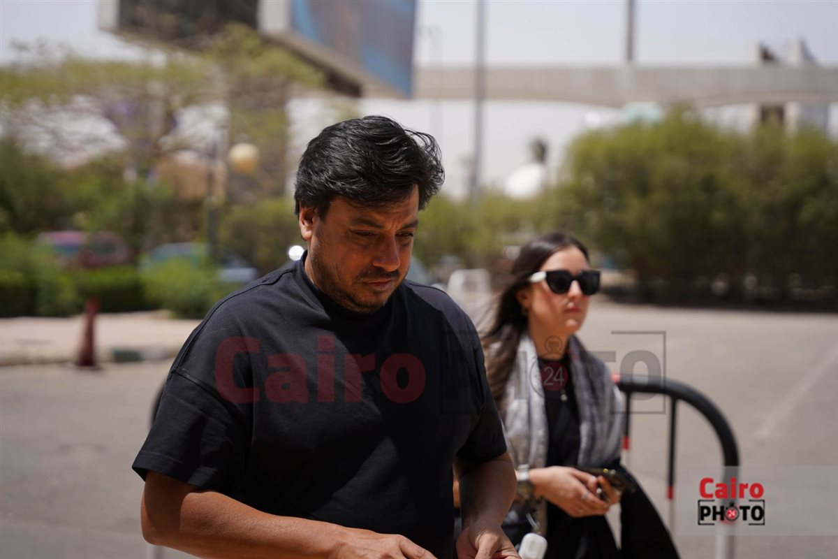 لقطات من جنازة الدكتور نبيل سالم زوج الإعلامية سناء منصور