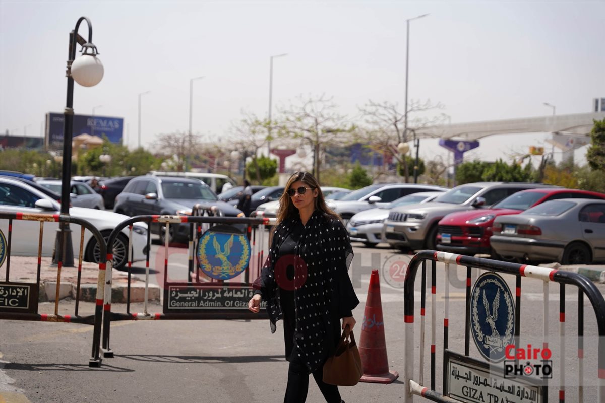 لقطات من جنازة الدكتور نبيل سالم زوج الإعلامية سناء منصور