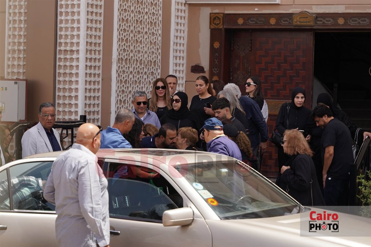 لقطات من جنازة الدكتور نبيل سالم زوج الإعلامية سناء منصور