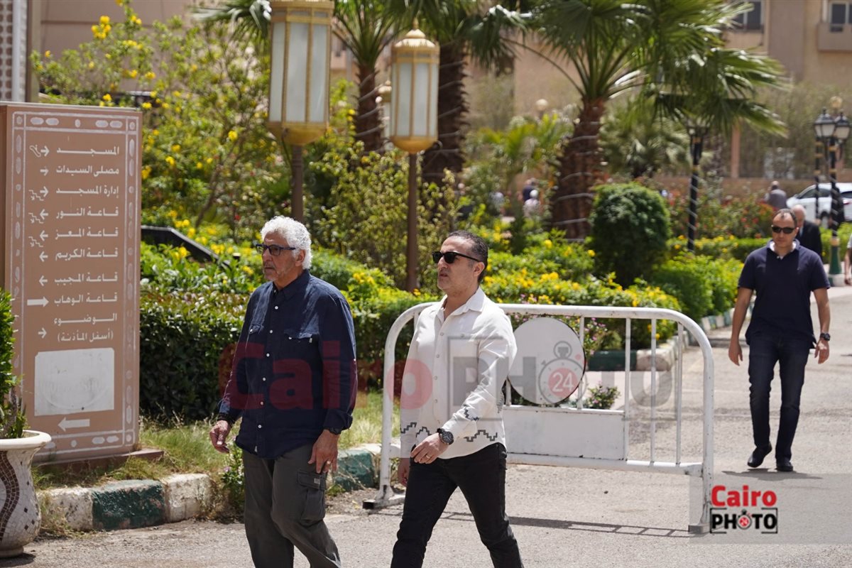 لقطات من جنازة الدكتور نبيل سالم زوج الإعلامية سناء منصور