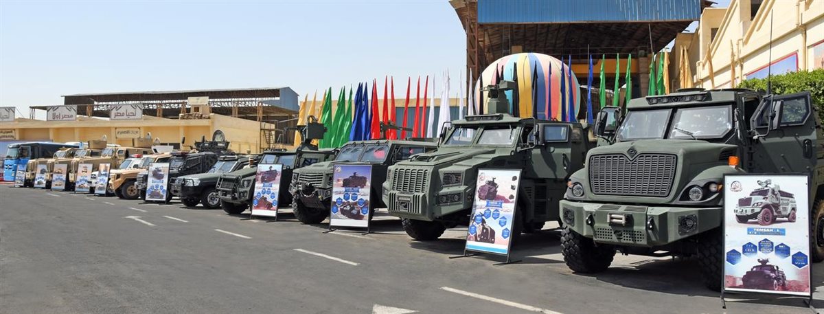 مجمع الصناعات الهندسية لإدارة المركبات بالقوات المسلحة يستقبل وفد أوغندي