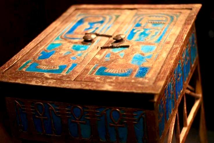 صندوق حلي لـ يويا وتويا يعود إلى عصر الدولة الحديثة
