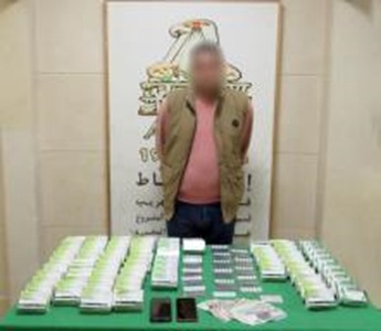 أحد المتهمين والمضبوطات