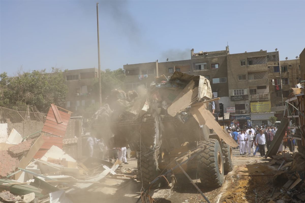 إزالة سوق الزلزال العشوائى بالمقطم