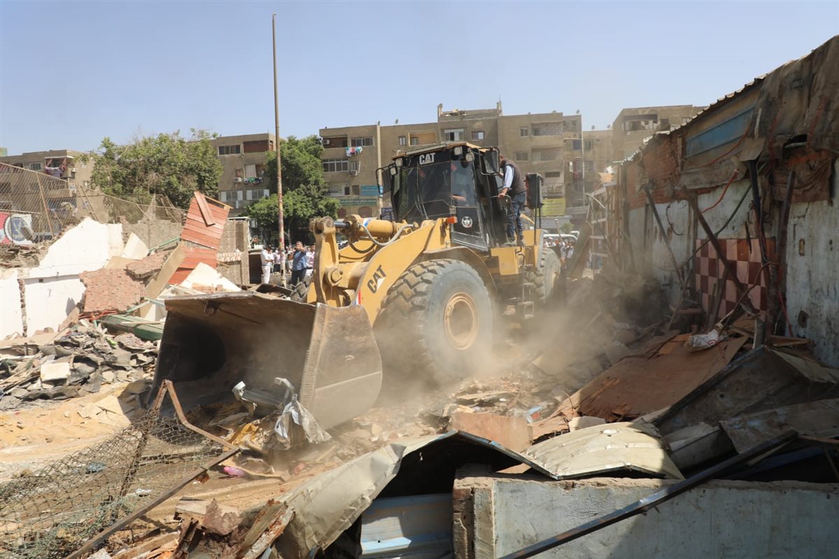 إزالة سوق الزلزال العشوائى بالمقطم