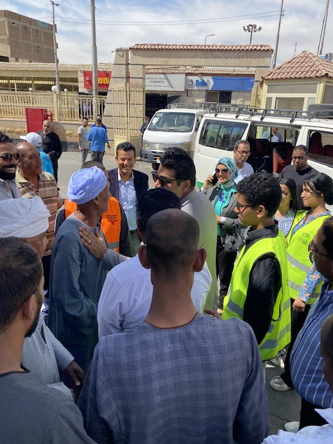 نائب محافظ الأقصر وحملة على المواقف للتوعية ضد الإدمان