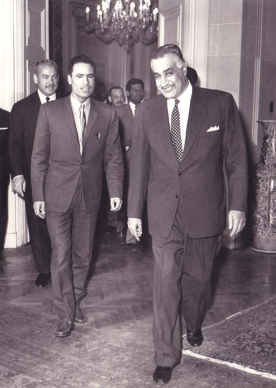 الرئيس الراحل جمال عبد الناصر ومعمر القذافي