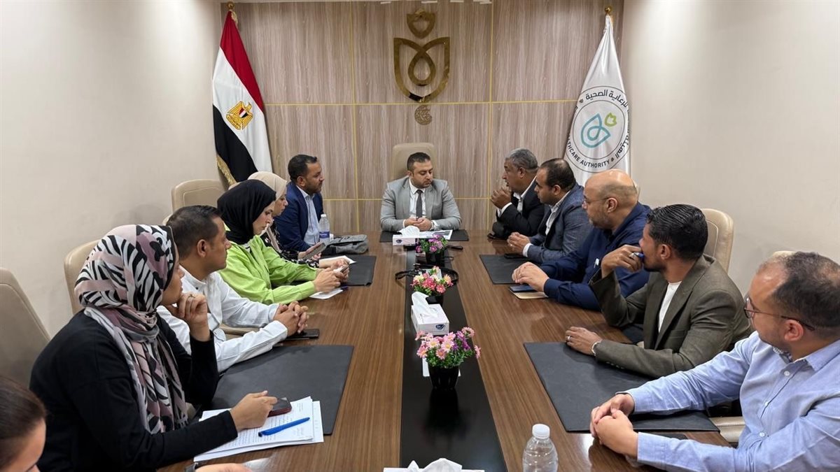 الدكتور محمد شعبان مدير هيئة الرعاية الصحية بالأقصر