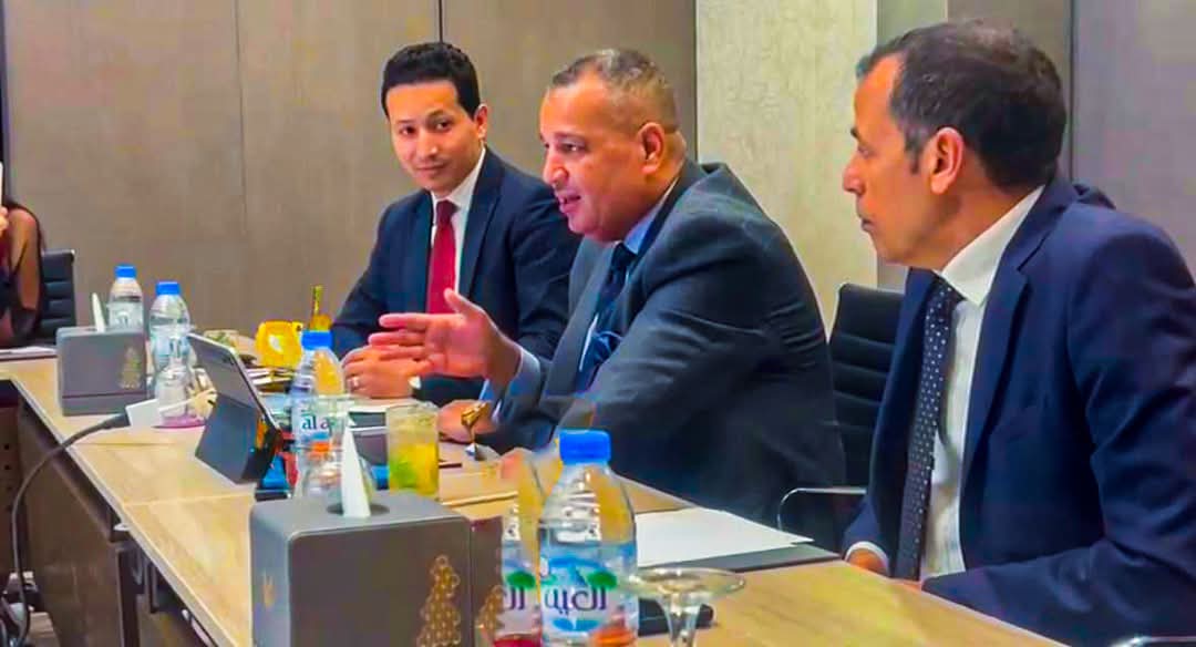 1000121833