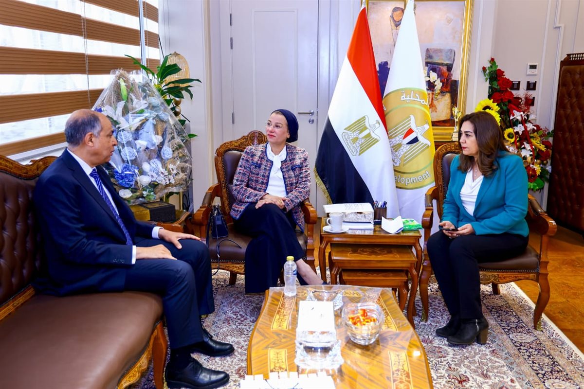 توقيع عقد إدارة وتشغيل مصنع تدوير المخلفات بالعدوة&nbsp;