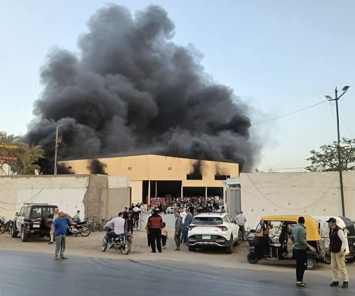 نشوب حريق داخل محطة بطاطس بالبحيرة&nbsp;