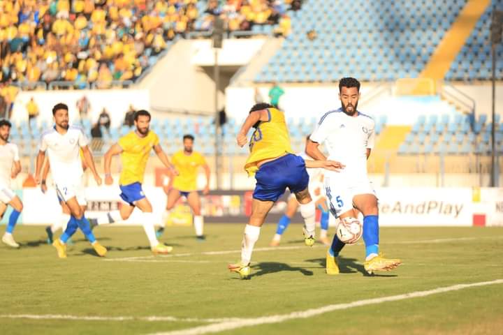 القنوات الناقلة لـ بث مباشر مباراة سموحة ضد الإسماعيلي اليوم في الدوري المصري
