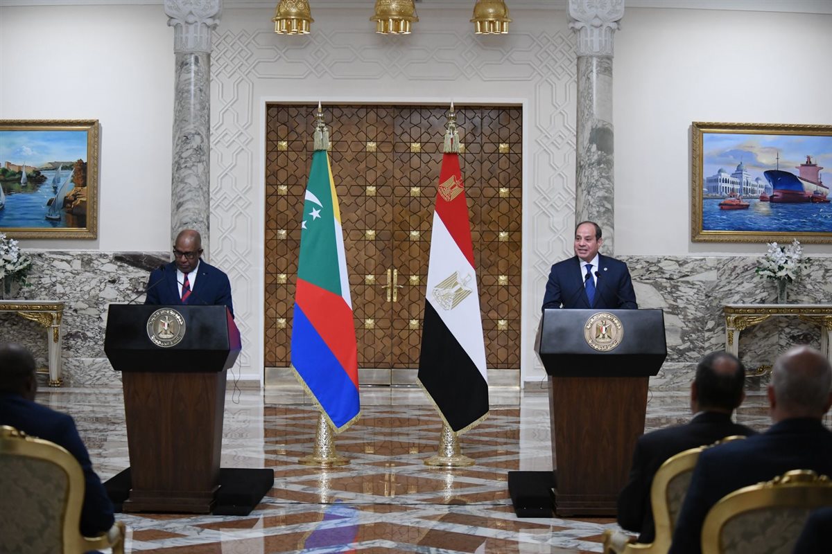 الرئيس السيسي يستقبل رئيس القُمر المتحدة