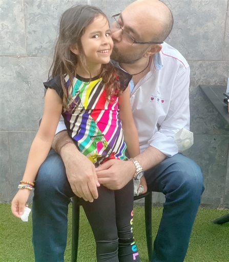 وليد مصطفى وابنته