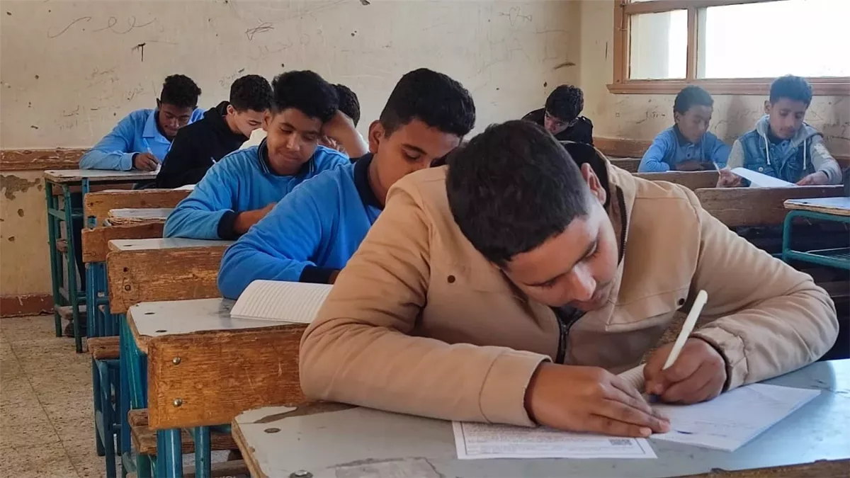 طلاب &nbsp;الصف الثالث الإعدادي