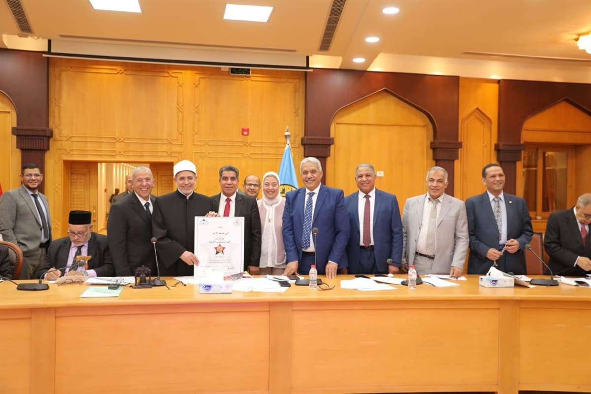 تتويج مستشفيات جامعة الأزهر بنجمة المستشفيات الجامعية من الطبقة الأولى&nbsp;<br alt=