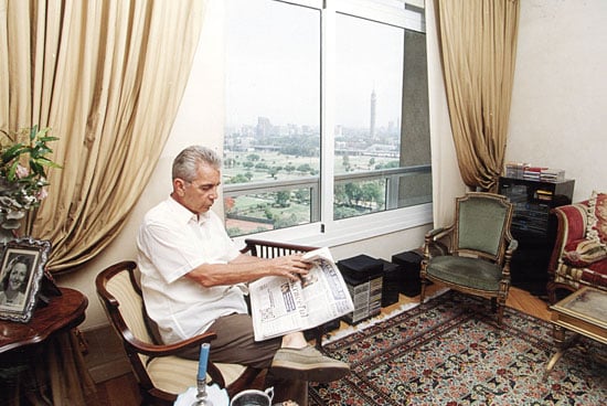 صورة نادرة لصالح سليم من داخل منزله