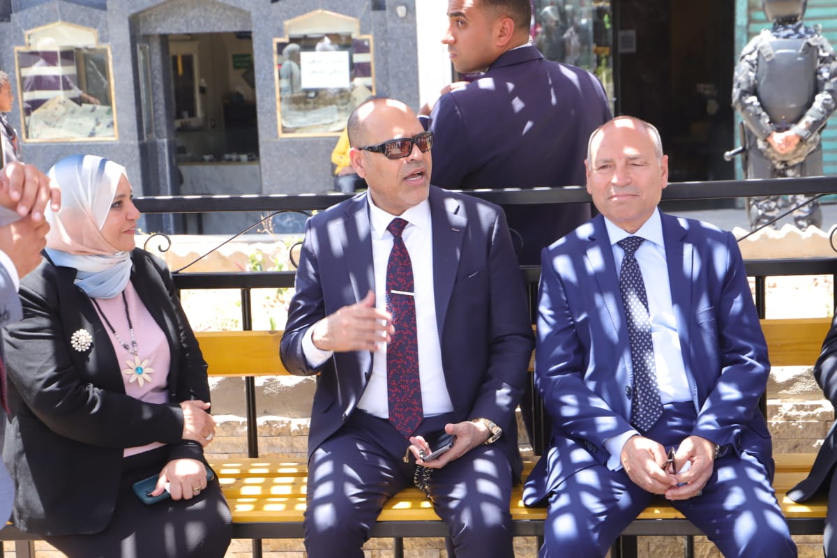 &nbsp;وزير العمل ومحافظ القاهرة يتفقدان أماكن انتظار لائقة لعمال التراحيل بباب الشعرية&nbsp;<br alt=