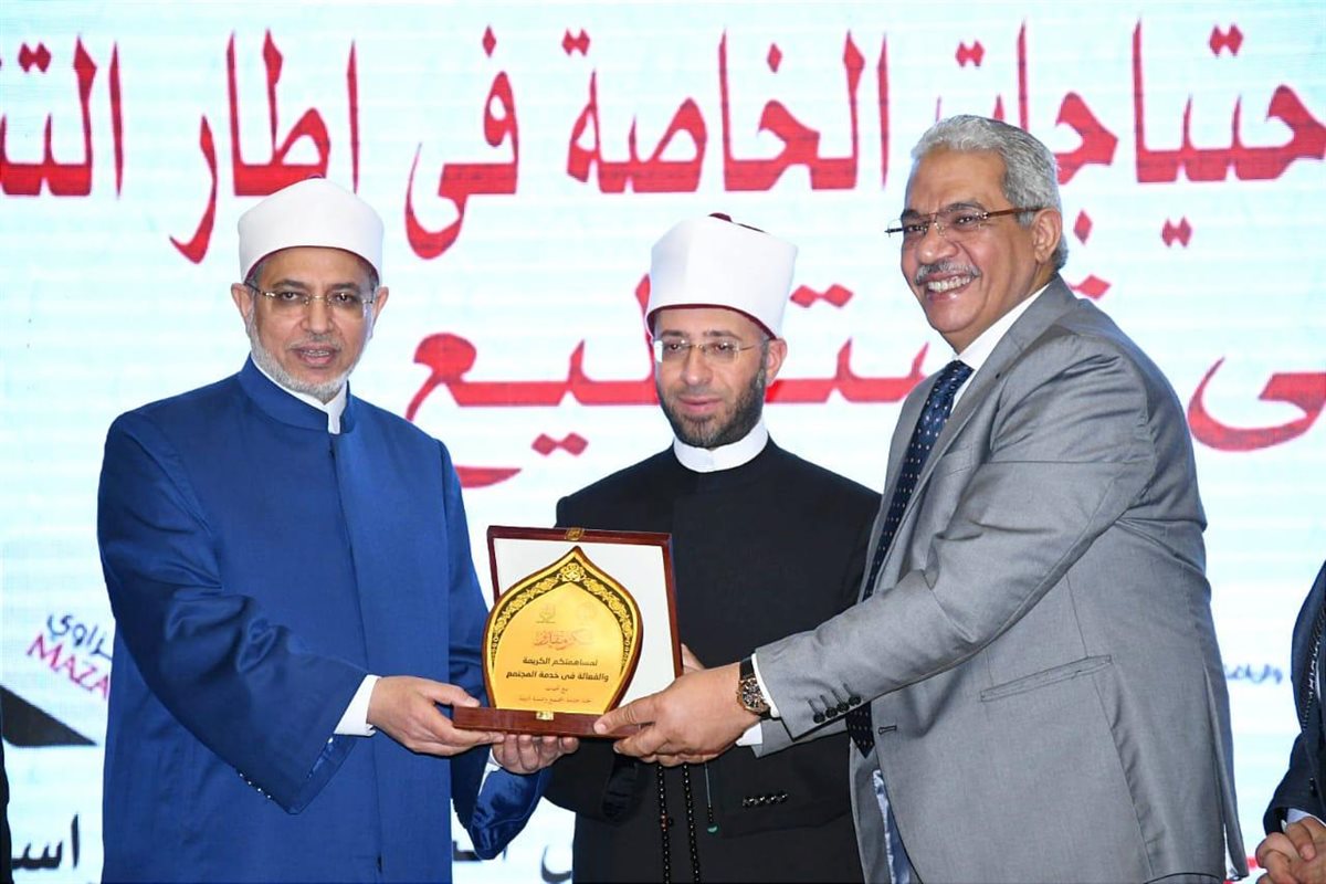 ويلتقي بأصغر إمام بمحراب الجامع الأزهر.. وزير الأوقاف لذوي الهمم: نتطلّع منكم لأن تكونوا في الغد القريب أئمةً وقادةً&nbsp;