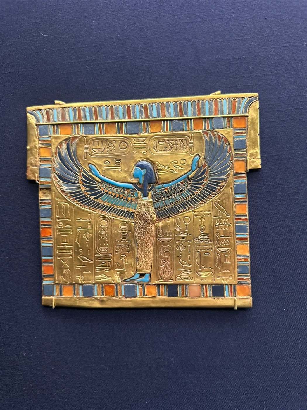 قطع توت عنخ آمون الذهبية بالمتحف المصري الكبير&nbsp;