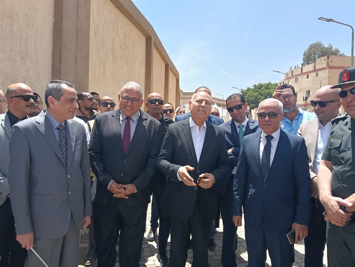 محافظ القاهرة يتابع أعمال إنشاء الأبراج السكنية بمدينة الأمل&nbsp;