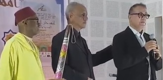 بكاء والد سعد لمجرد على المسرح قبل استئناف محاكمته بفرنسا&nbsp;