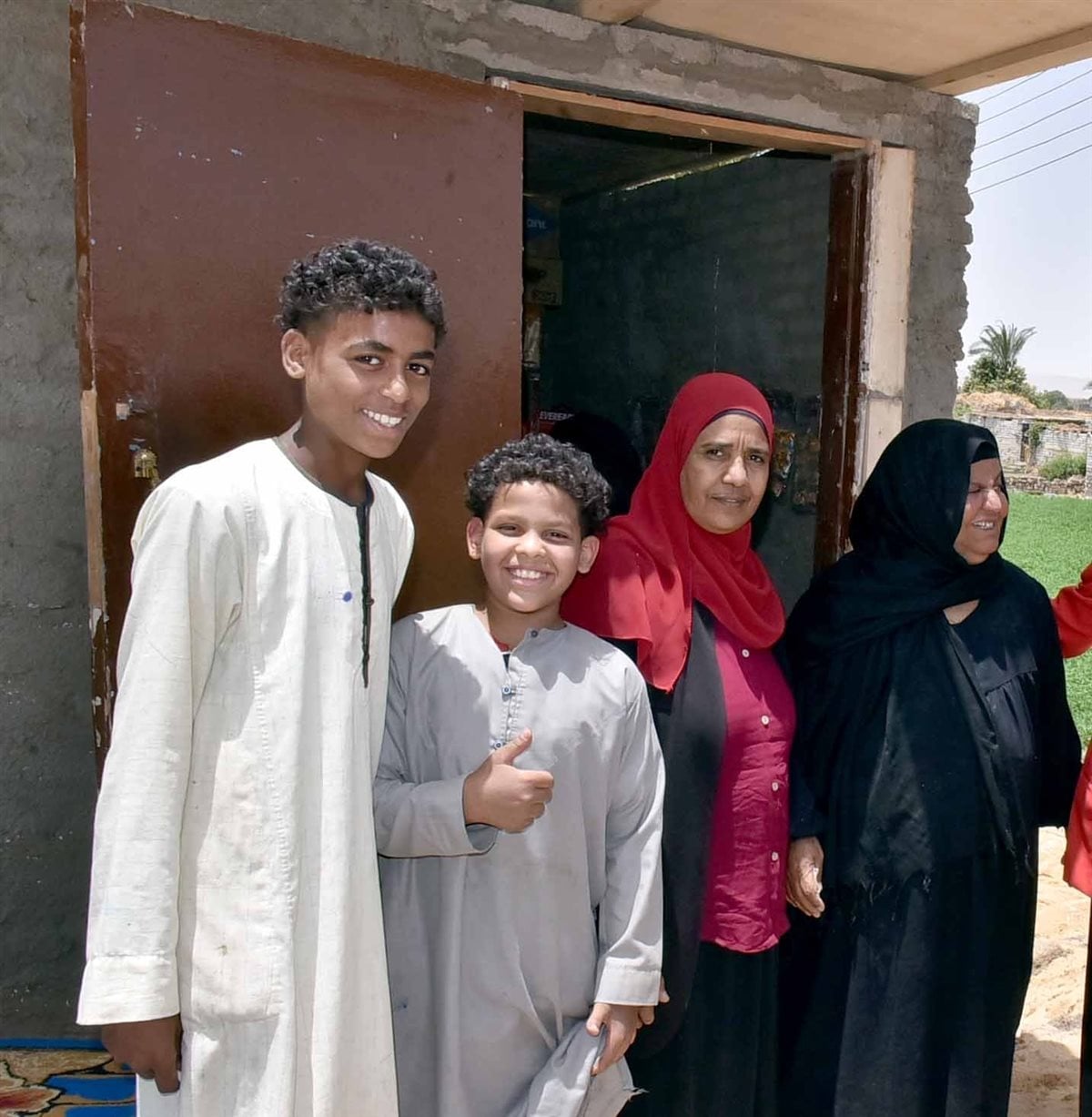 محافظ يزور سيدة الميكروباص في منزلها&nbsp;