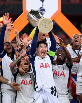 لقطات من تتويج توتنهام بلقب الدوري الأوروبي 2025