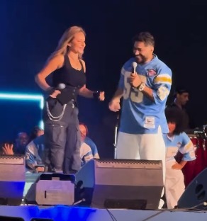 نيللي كريم مفاجأة حفل تامر حسني &nbsp;في ريد بول جوك بوكس
