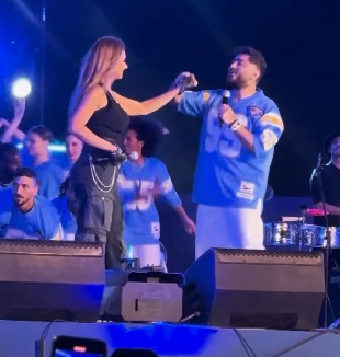 نيللي كريم مفاجأة حفل تامر حسني &nbsp;في ريد بول جوك بوكس