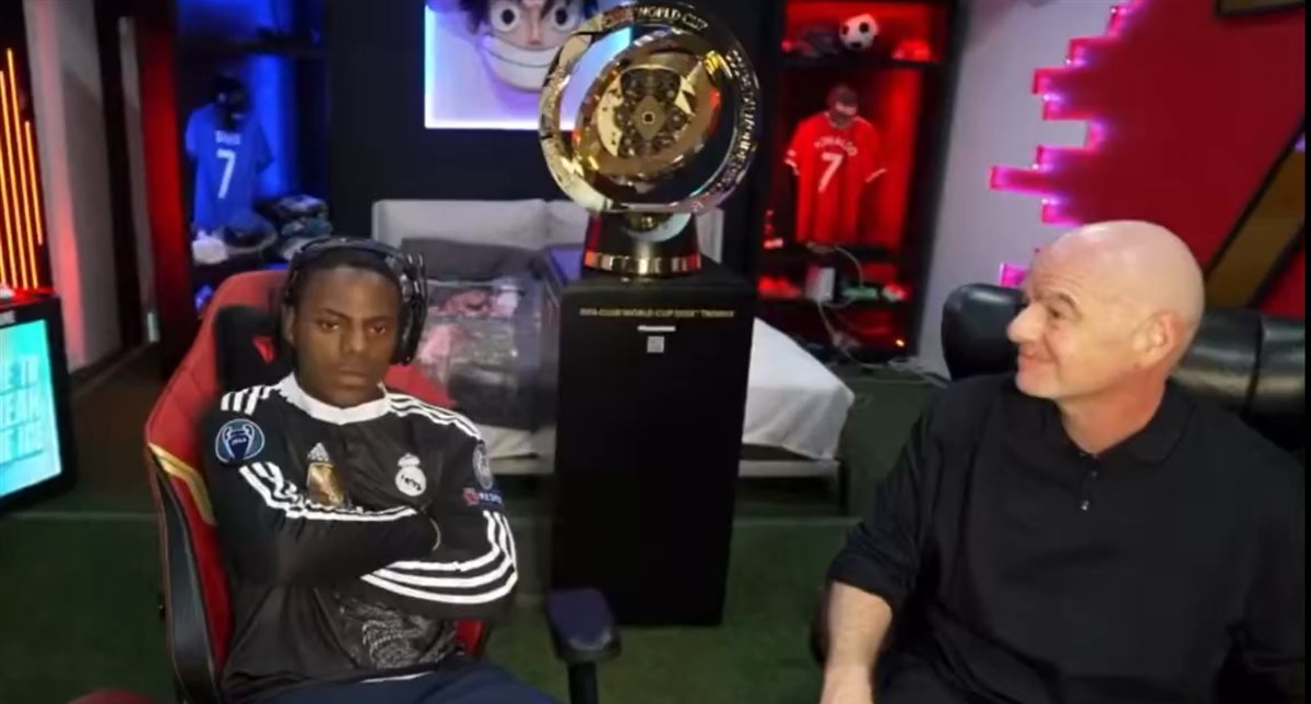 &nbsp;جياني إنفاتينيو رئيس الاتحاد الدولي لكرة القدم 