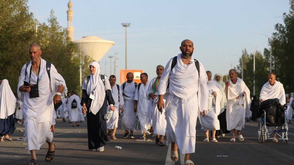 حكم تهنئة الحاج