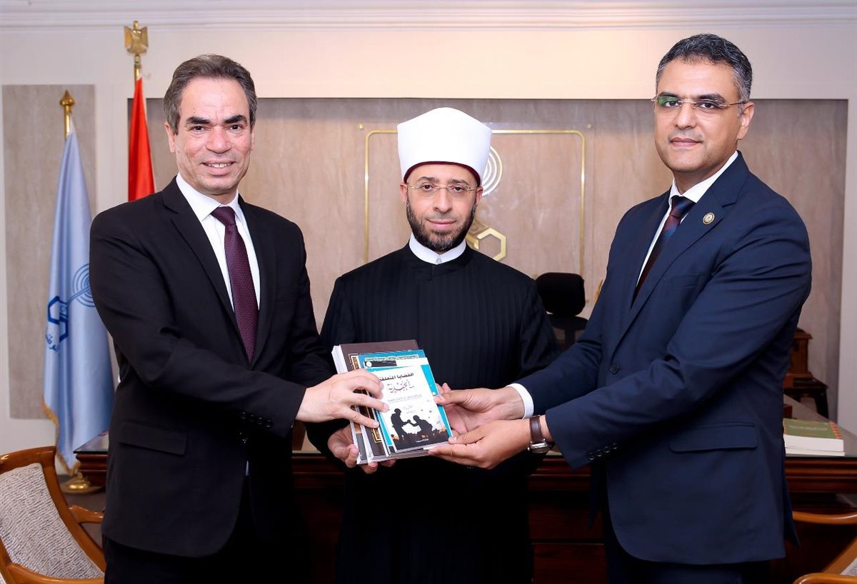 رئبس الهيئة الوطنية للإعلام بستقبل وزير الأوقاف في ماسبيرو