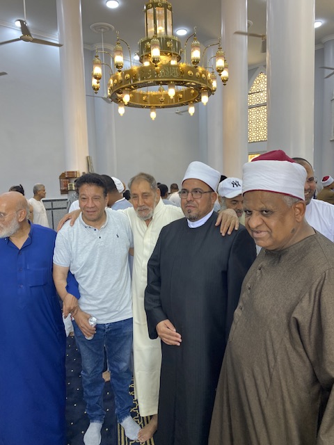 استقبال الأهالي لمحافظ الأقصر بمسجد يوسف بدوي&nbsp;