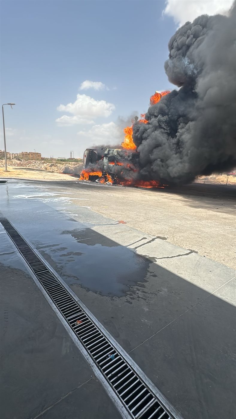 جانب من حريق بنزينة بالعاشر من رمضان&nbsp;