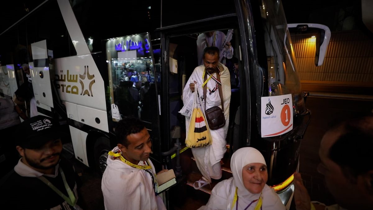 بعثة أسر شهداء الشرطة تغادر مطار القاهرة متوجهة إلى الأراضى المقدسة لأداء فريضة الحج<br>&nbsp;