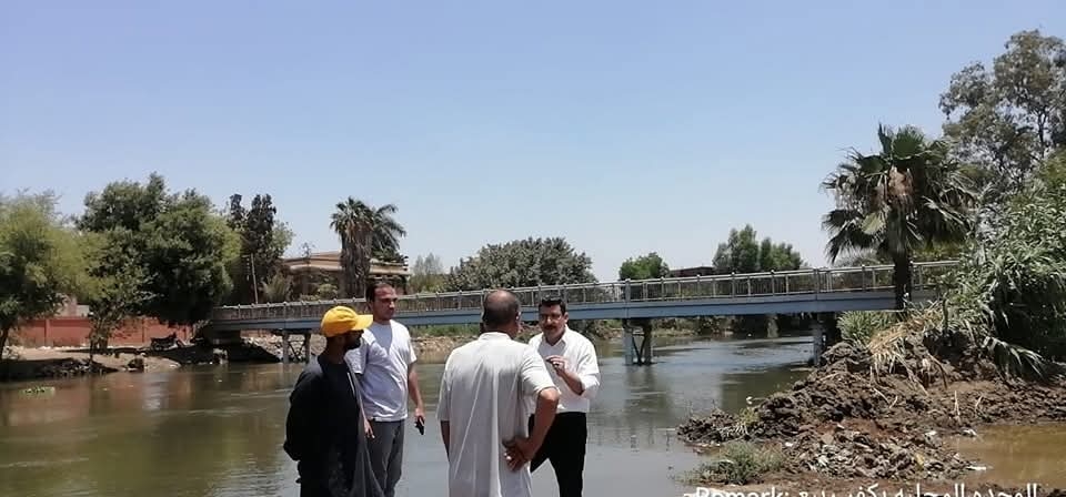 محليات المنوفية تتعامل مع&nbsp;غمر مياه ترعة الباجورية لطريقين في تلا