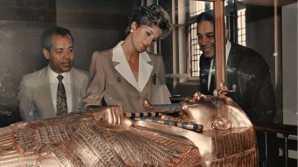 صورة من زيارة الأميرة ديانا&nbsp;