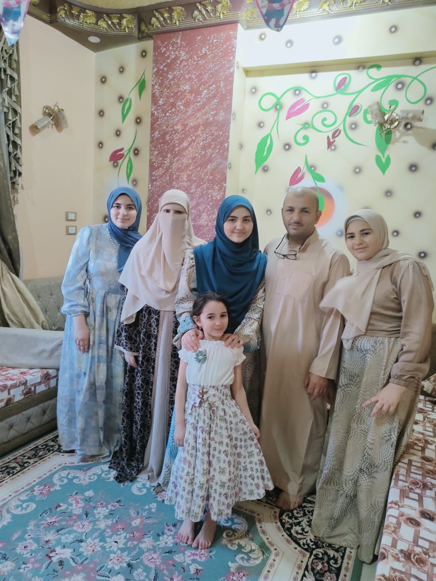 الأولى على الشهادة الإعدادية الأزهرية ببني سويف وأسرتها&nbsp;