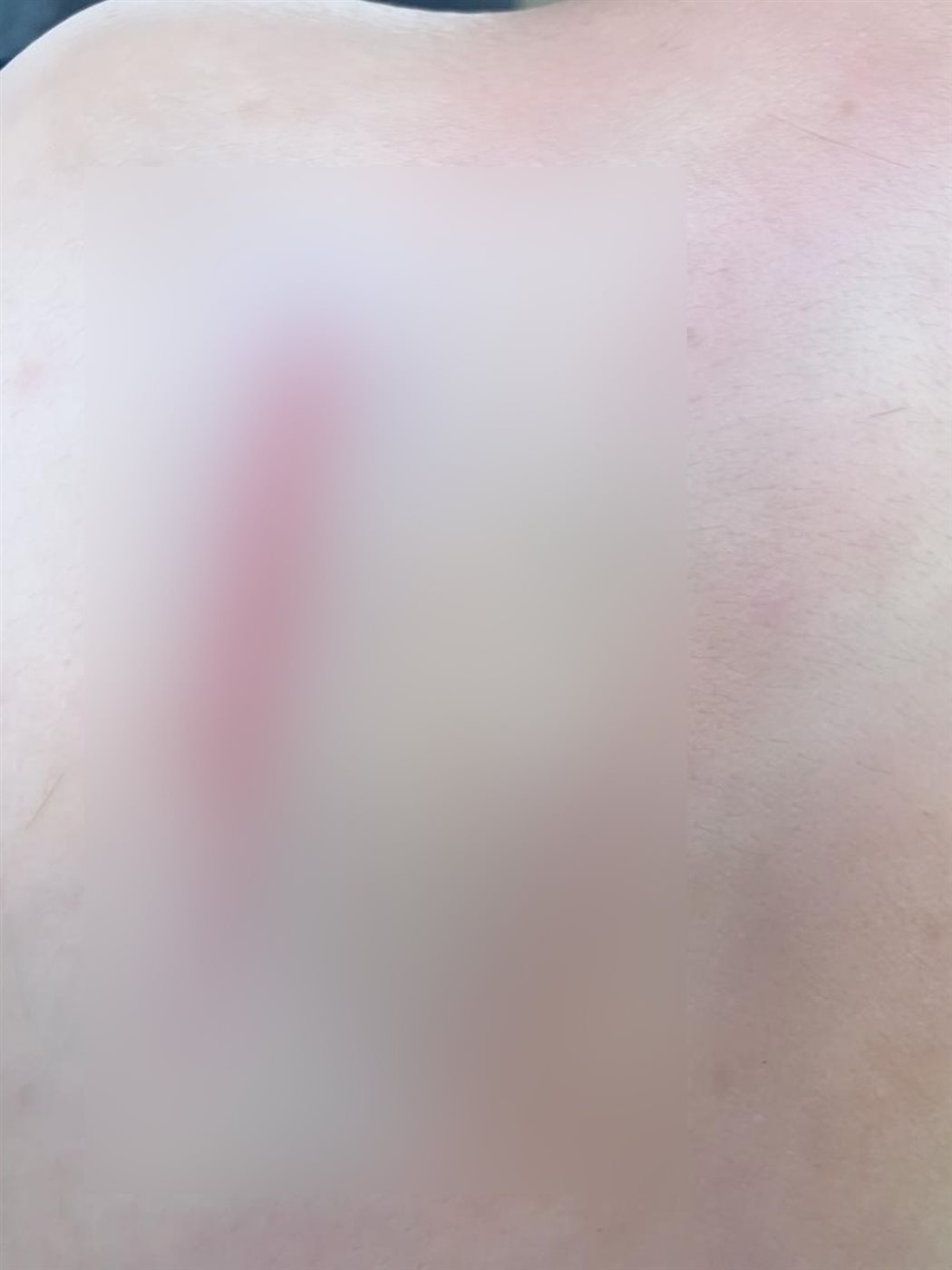 جانب من الاعتداء على &nbsp;فتاة تتهم صاحبة كوافير علا والعاملين بالمحل بالتعدي عليها
