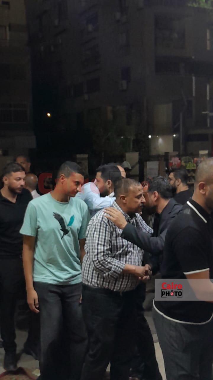 <strong>صور عزاء والد محمد طارق&nbsp;</strong>