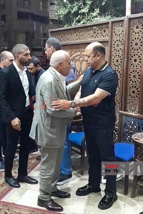 <strong>صور عزاء والد محمد طارق&nbsp;</strong>