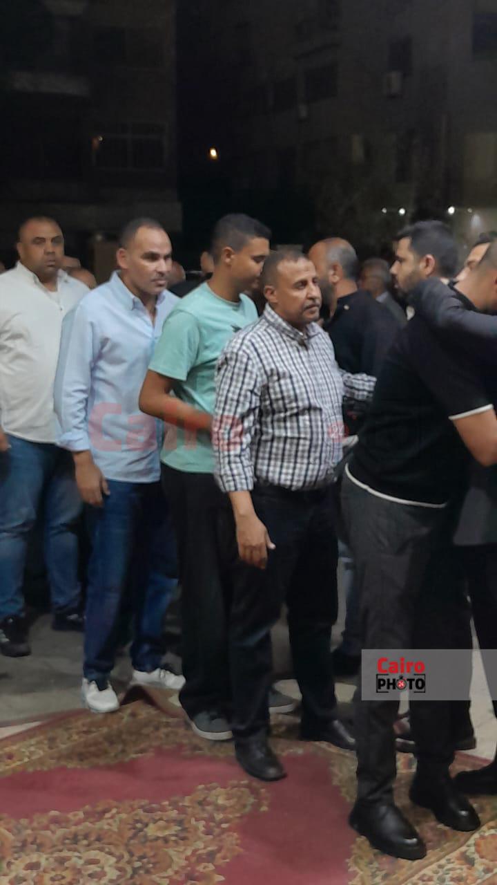 <strong>صور عزاء والد محمد طارق&nbsp;</strong>
