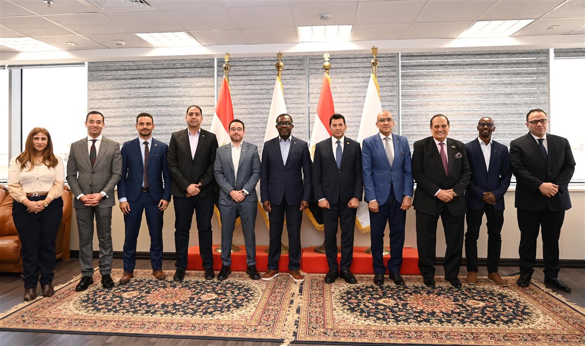 وزير الرياضة يلتقي الأمين العام للكاف لمتابعة مستجدات نقل المقر الجديد إلى العاصمة الإدارية<br>&nbsp;