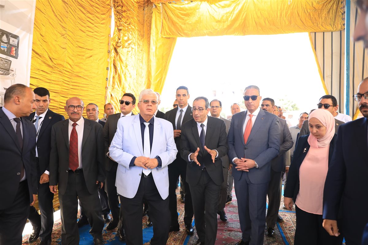 وزير التعليم العالي ورئيس جامعة الفيوم&nbsp;